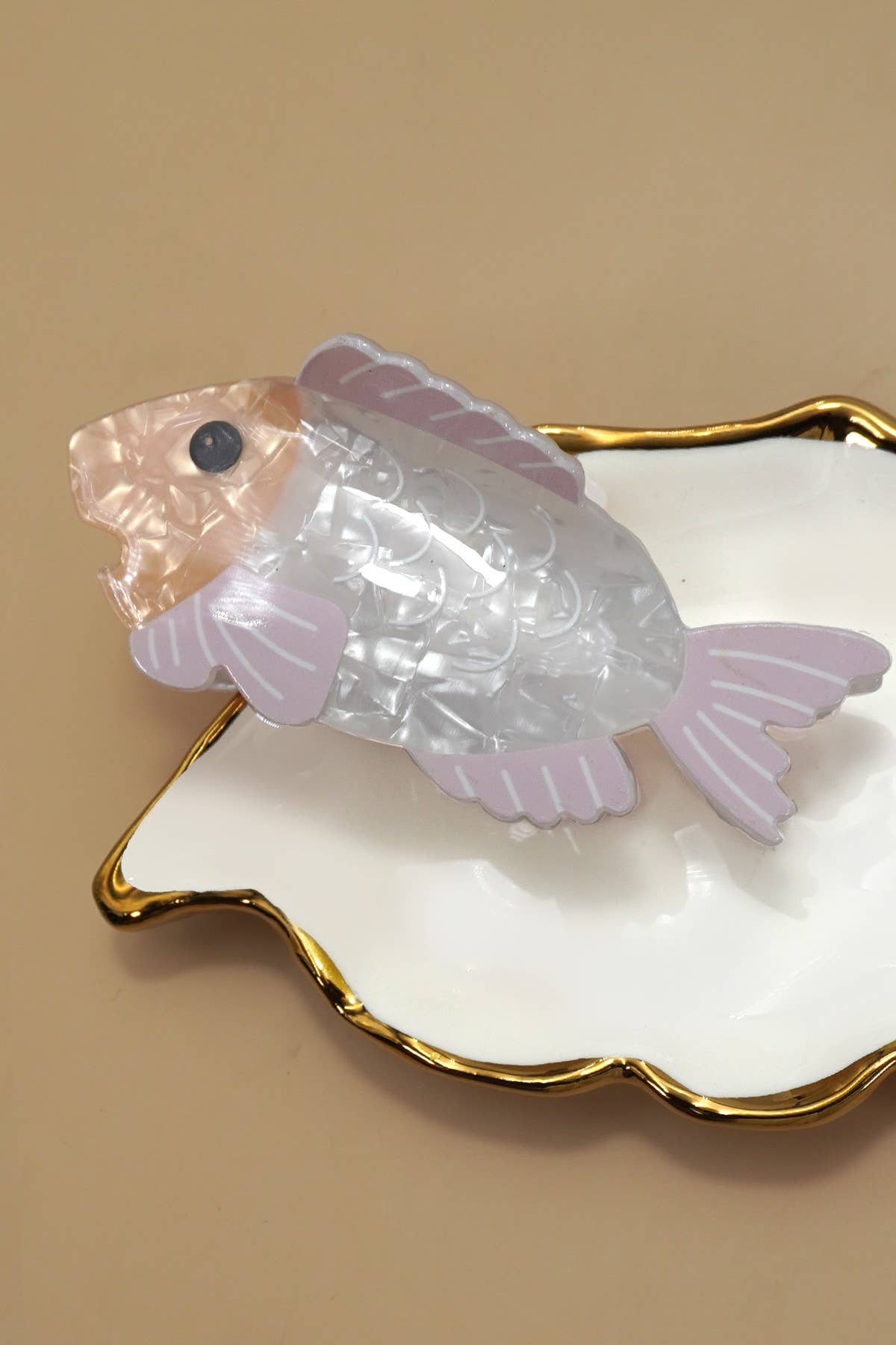 Pearly Fish Claw Clip