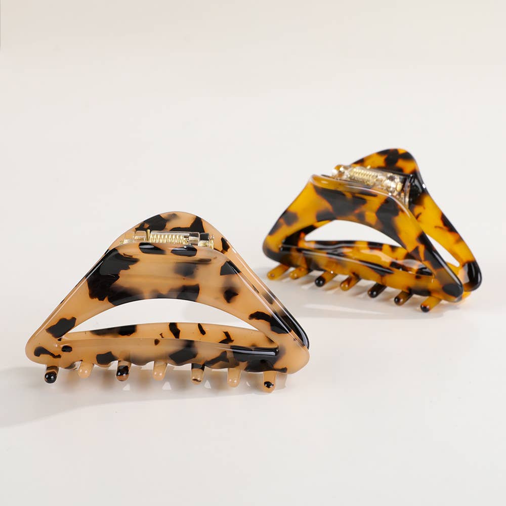 Demi Curved Triangle Claw Clip - Proper