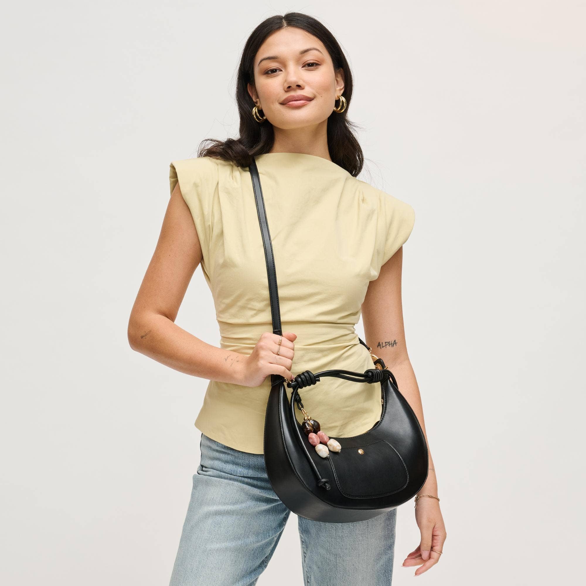 Emilia Hobo - Proper