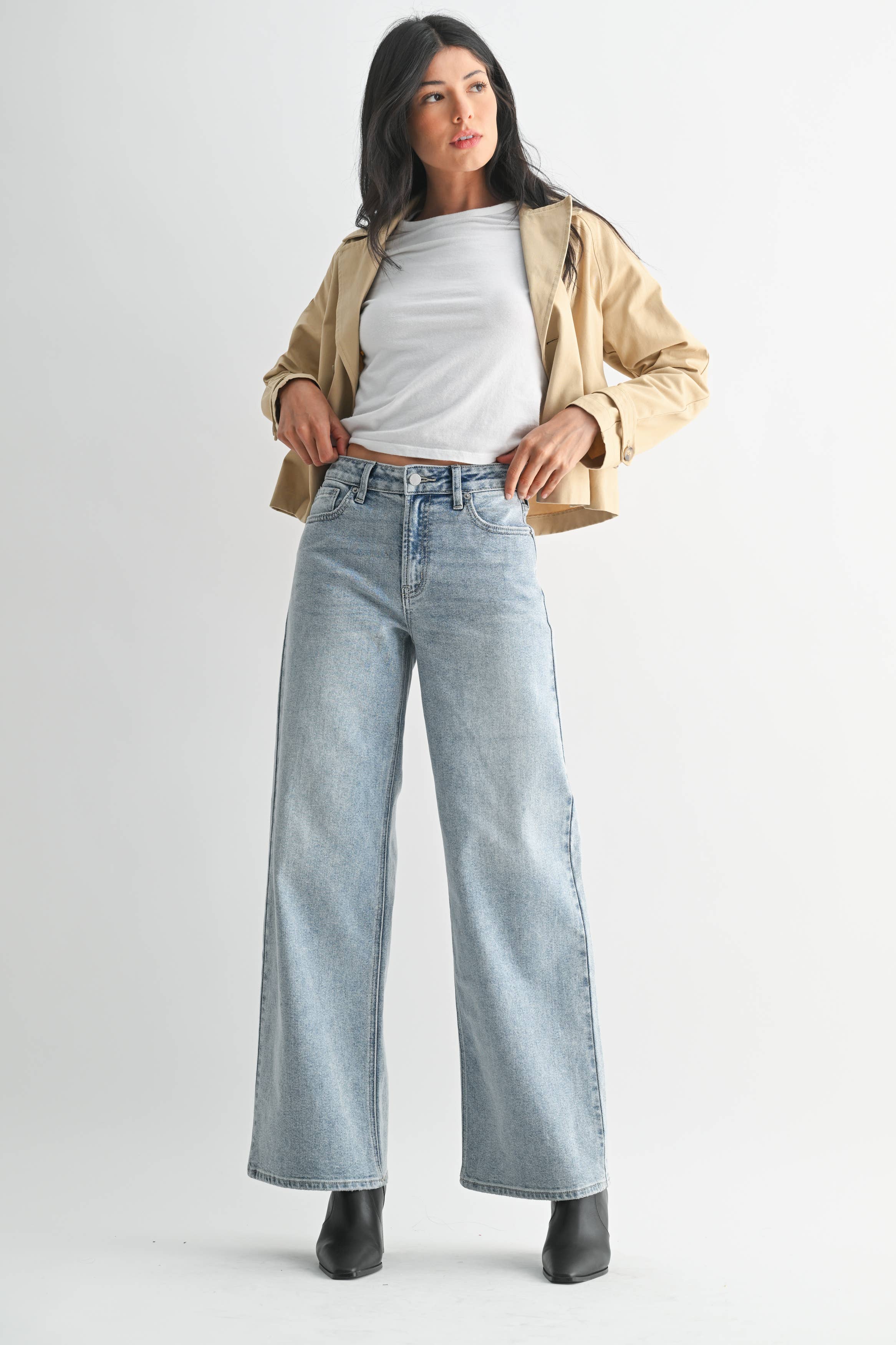 Light Wash Straight Jeans - Proper