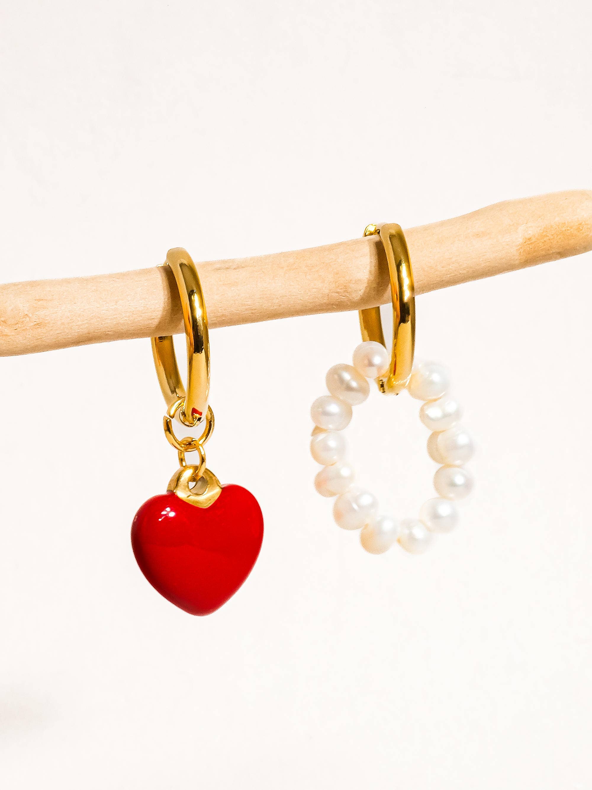Euphrasie Mismatch Heart Pearl Earring - Proper