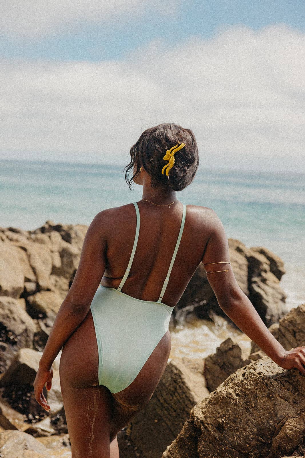 Kaxi Wavy Hold Everything Claw Clip - Proper