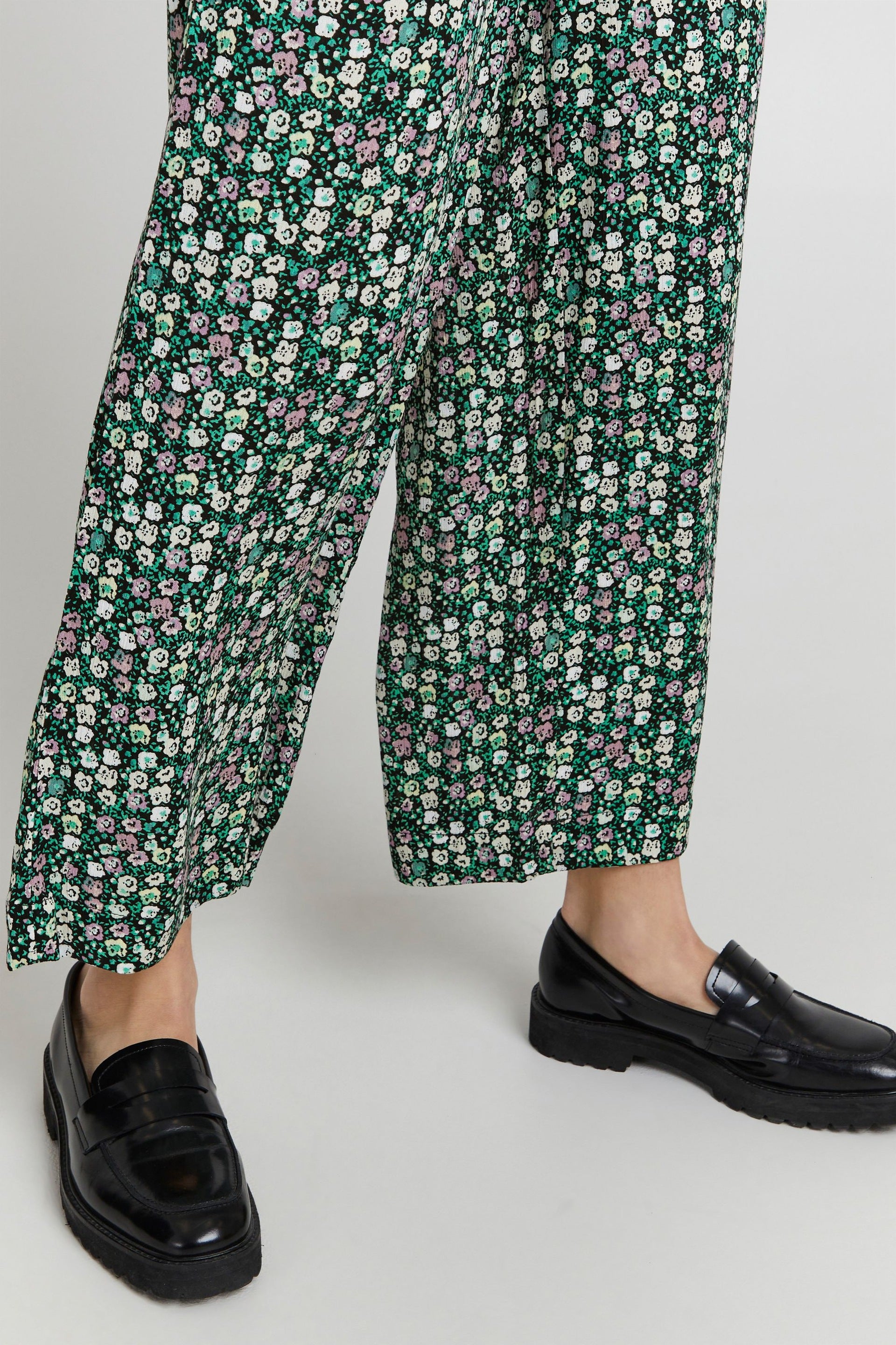 Karmina Pants - Proper
