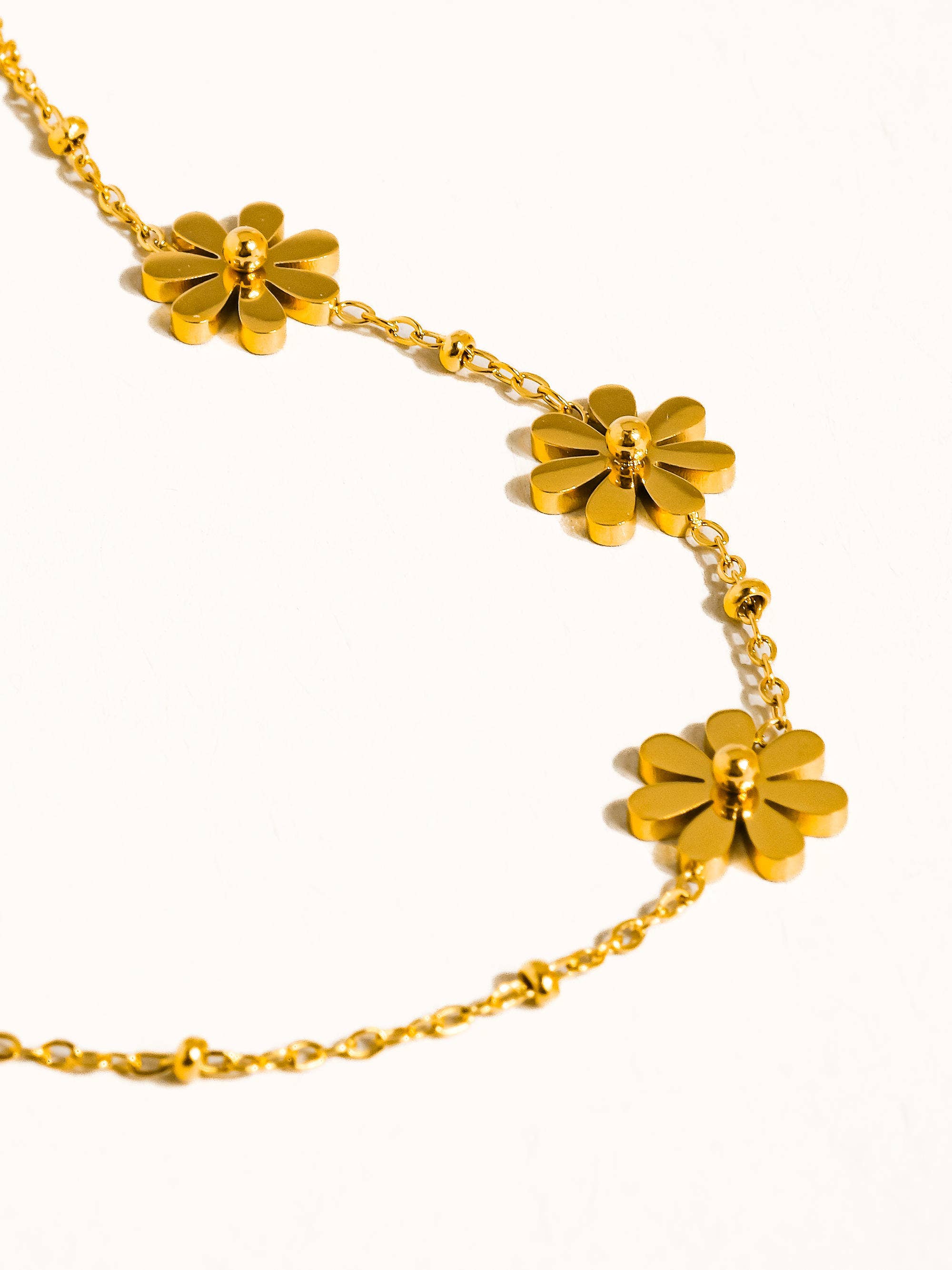 Suzette Dainty Daisy Necklace - Proper