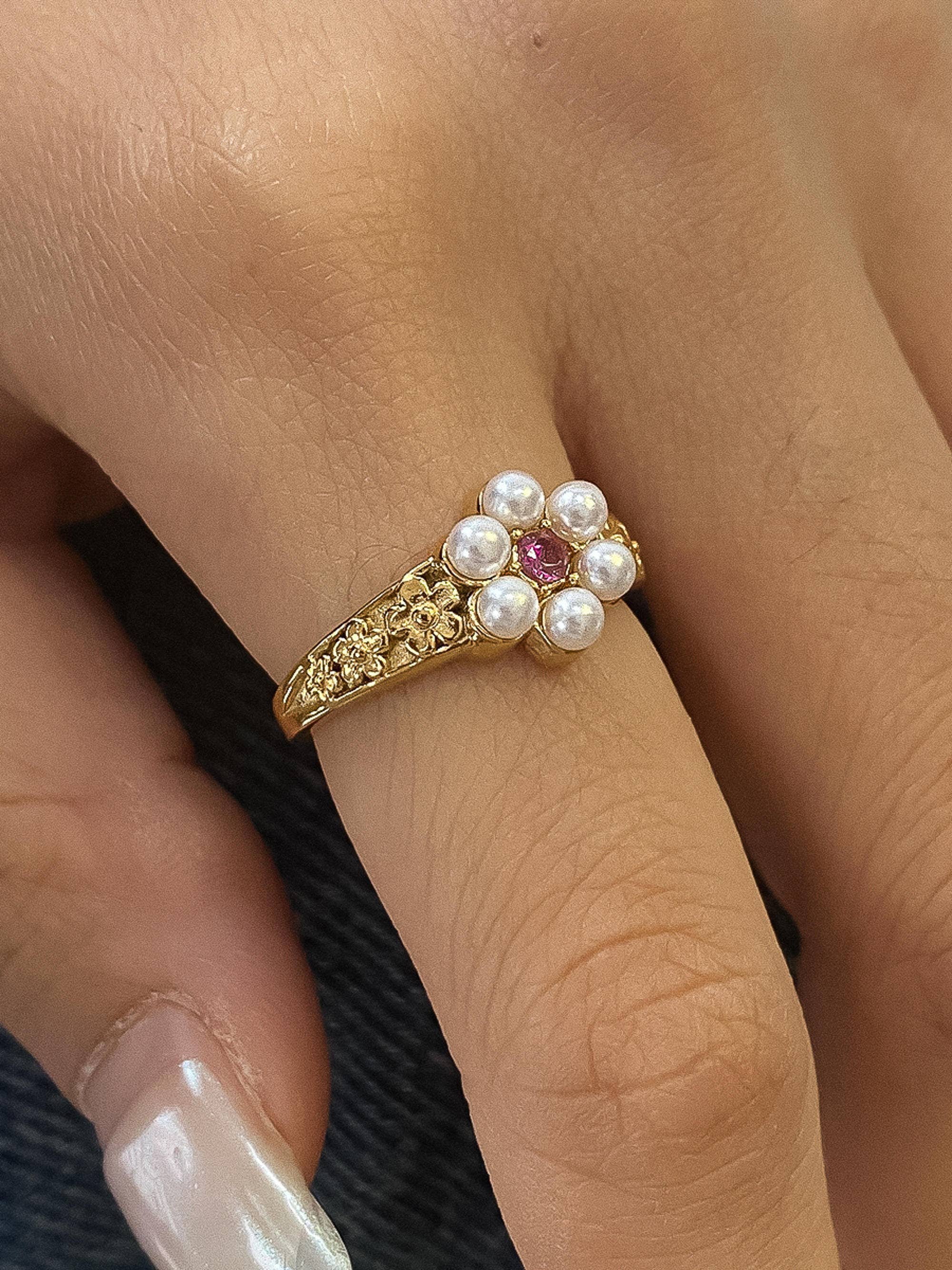 Lynn Flower Ring - Proper