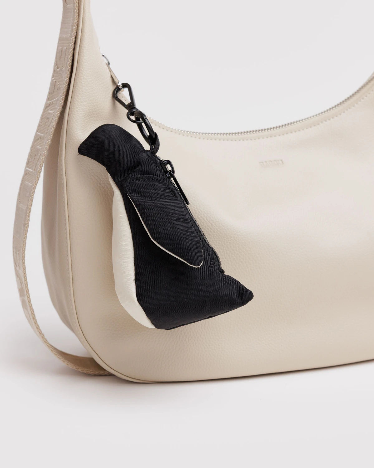 Baggu Penguin Charm - Black & White