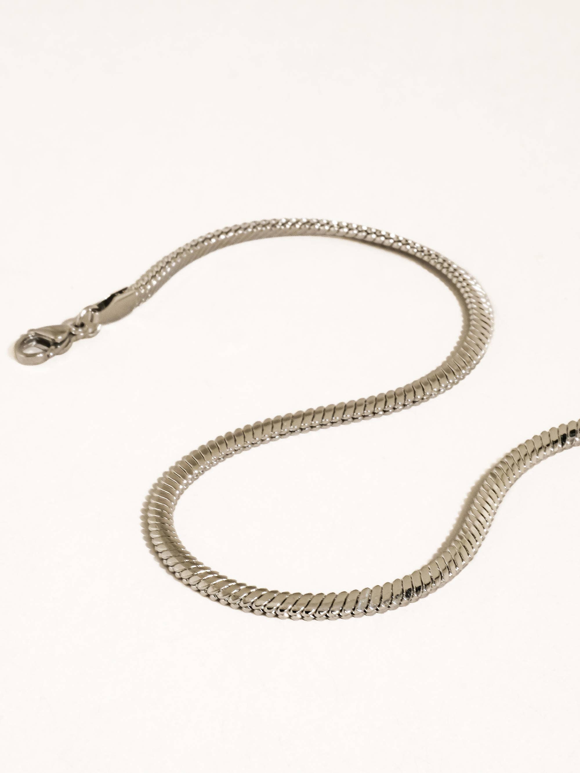 Papillon Snake Chain Necklace
