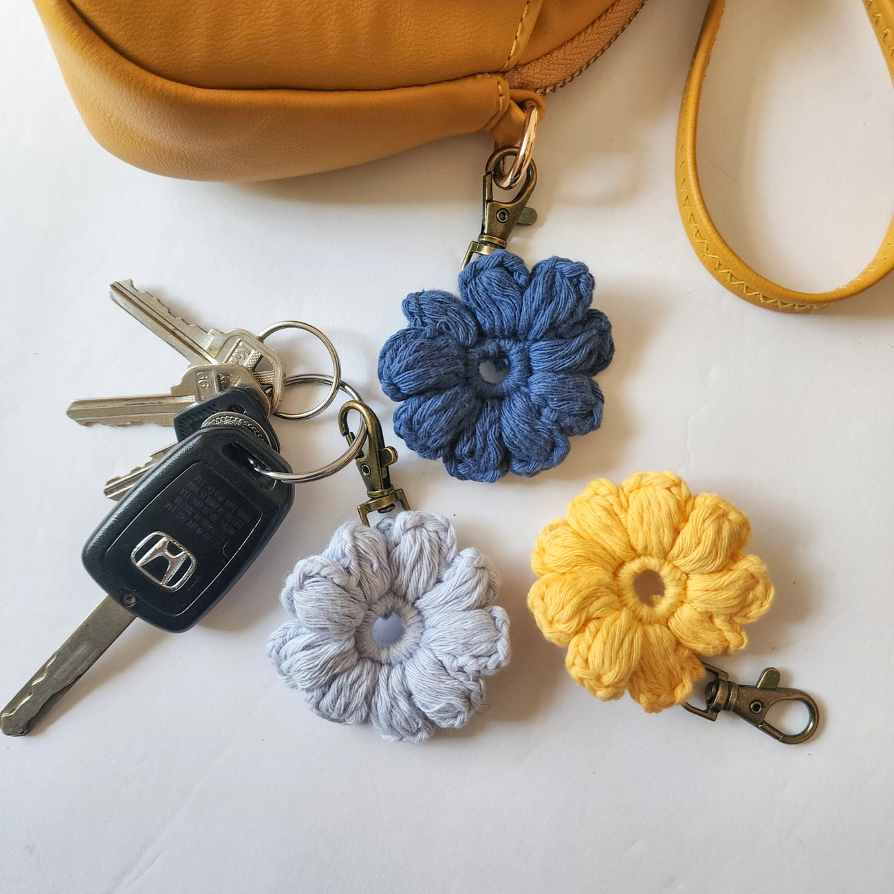 Handmade Daisy Keychain - Proper