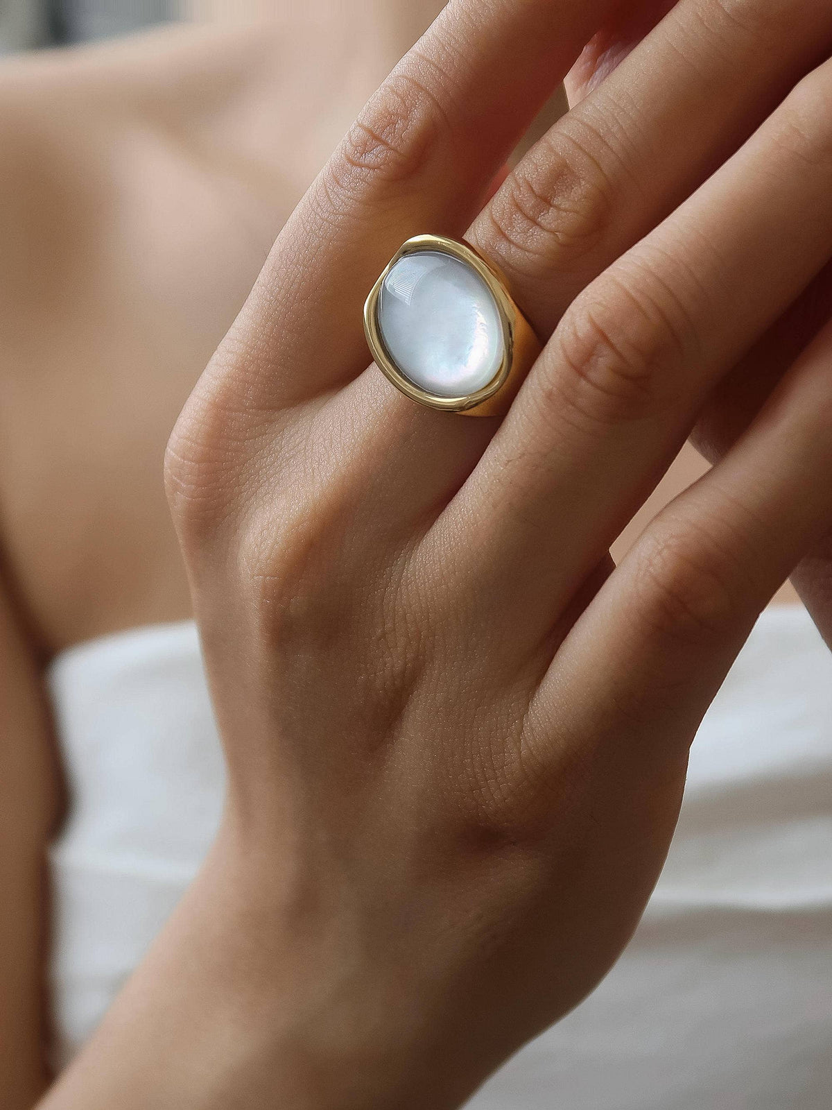 Oakmere 18K Gold Non-Tarnish Statement Shell Ring - Proper