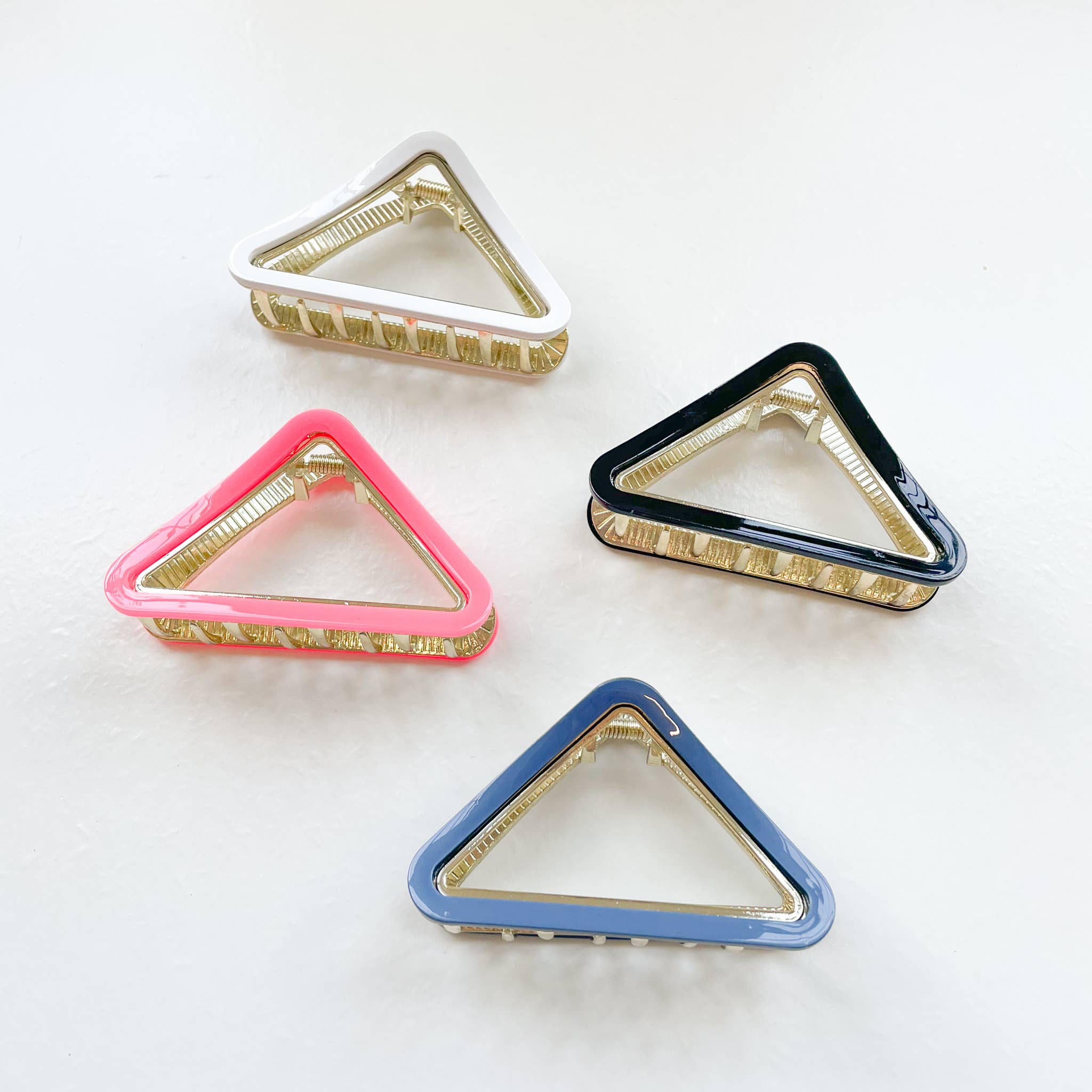 Amelie Medium Metal Triangle Claw Clip