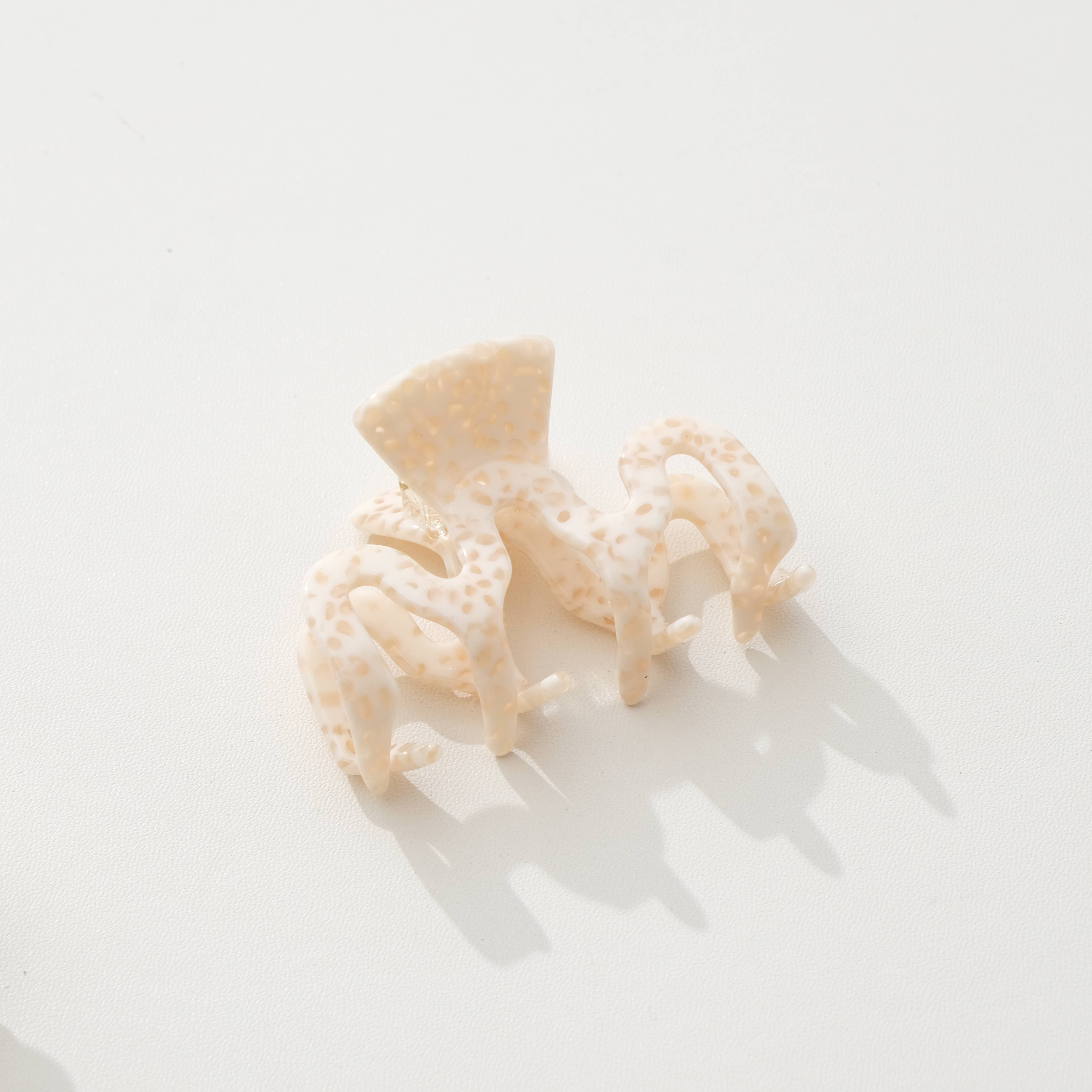 Apricot Crème S/M - Assorted Claw Clips - Proper