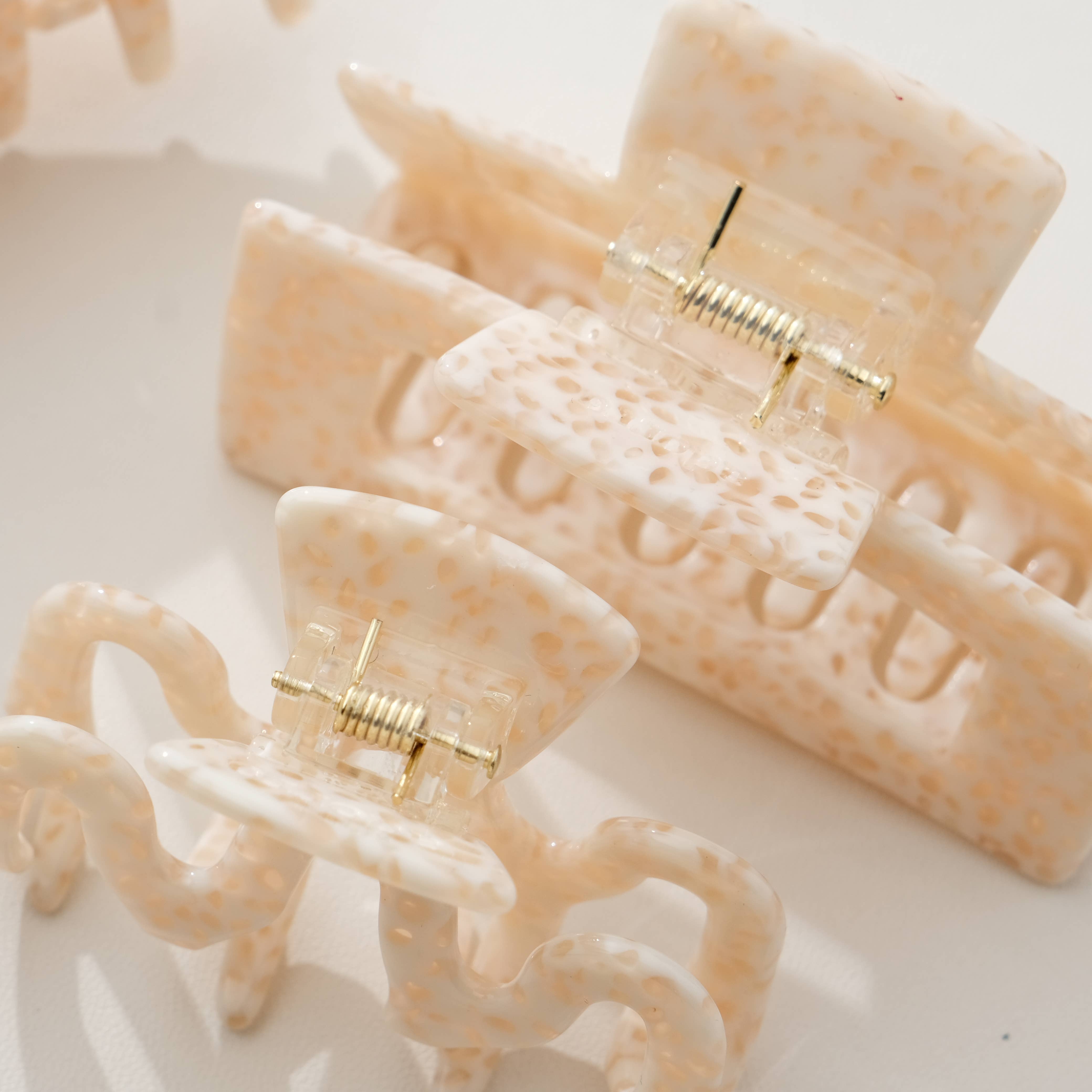 Apricot Crème S/M - Assorted Claw Clips - Proper