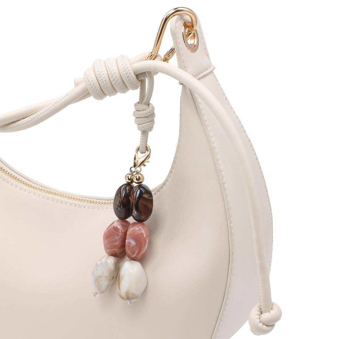 Emilia Hobo - Proper