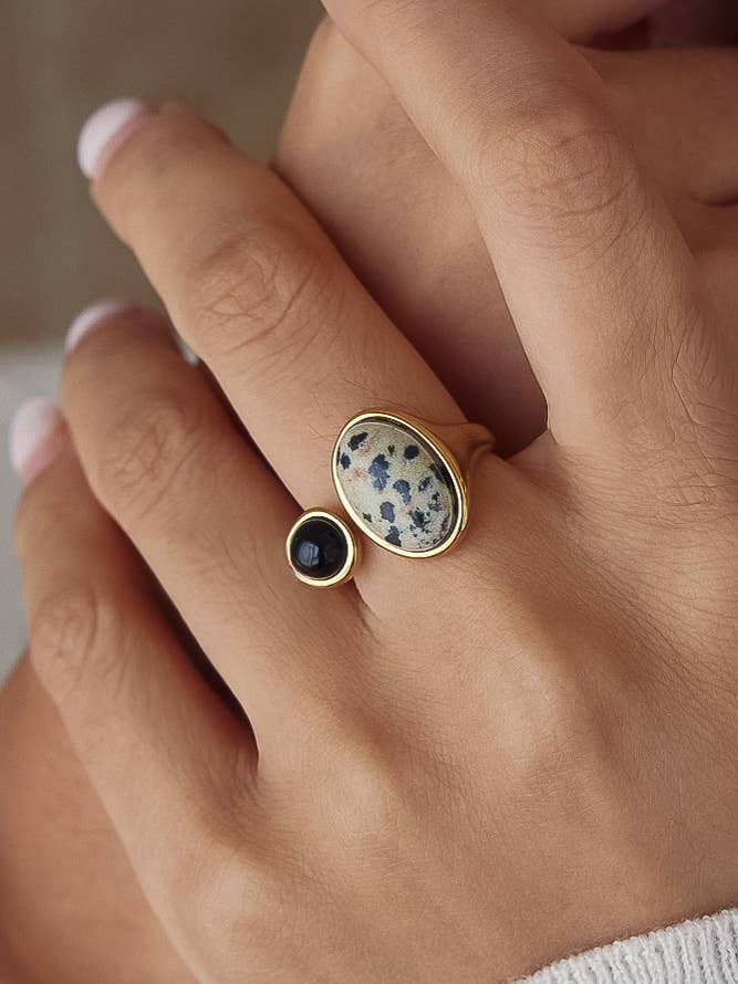 Embrun 18K Gold Non-Tarnish Dalmatian Jasper Onyx Ring - Proper
