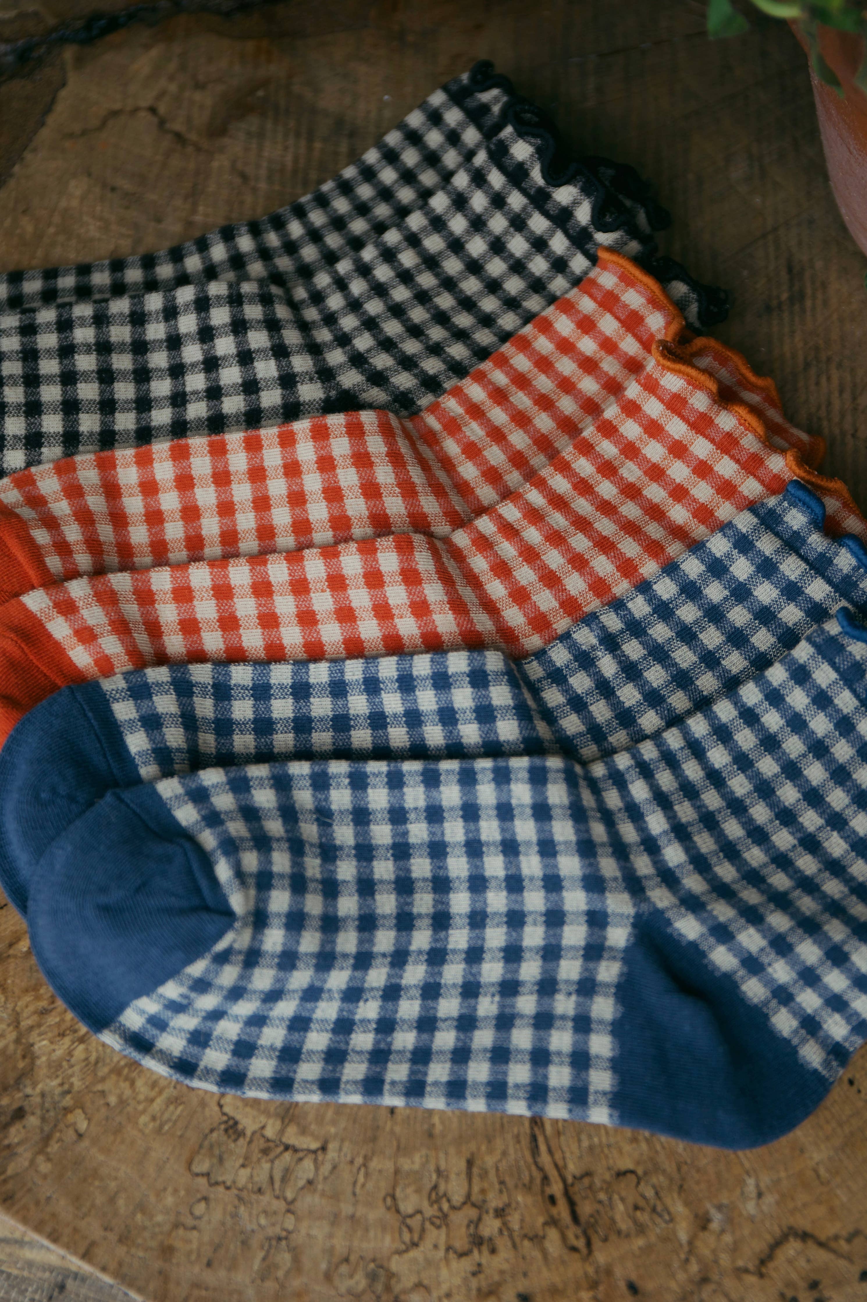 Ruffle Gingham Socks