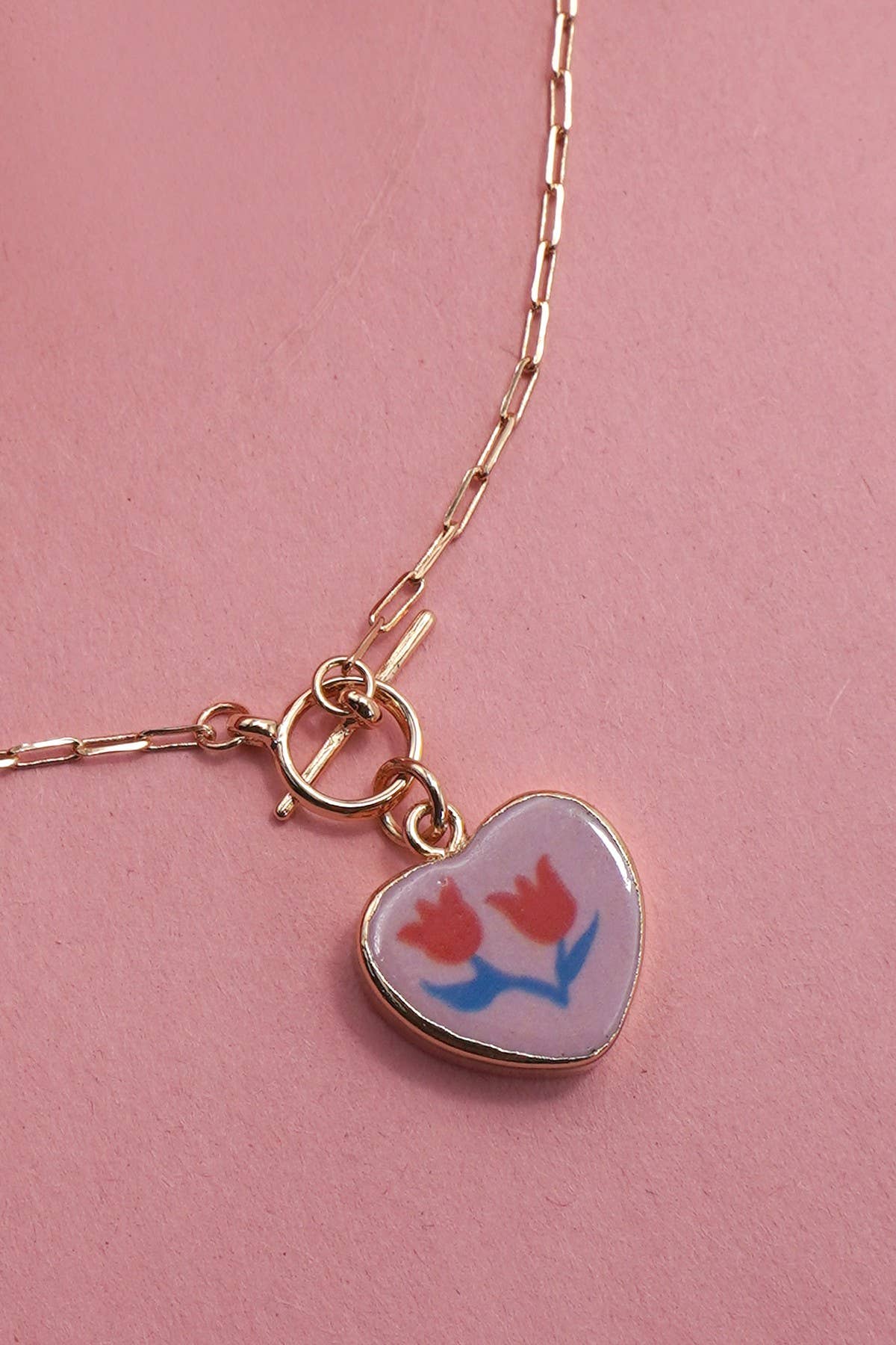 PORCELAIN FLOWER HEART CHARM TOGGLE NECKLACE | 80N91839 - Proper