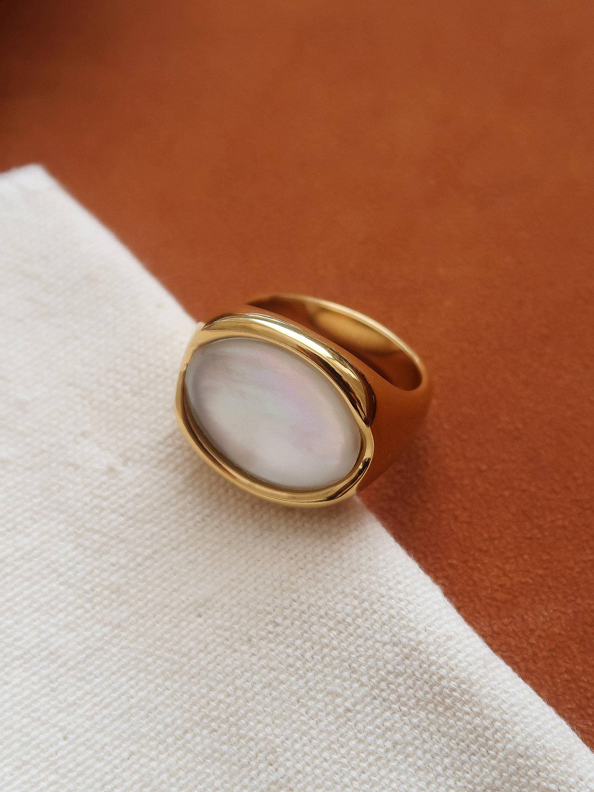 Oakmere 18K Gold Non-Tarnish Statement Shell Ring - Proper