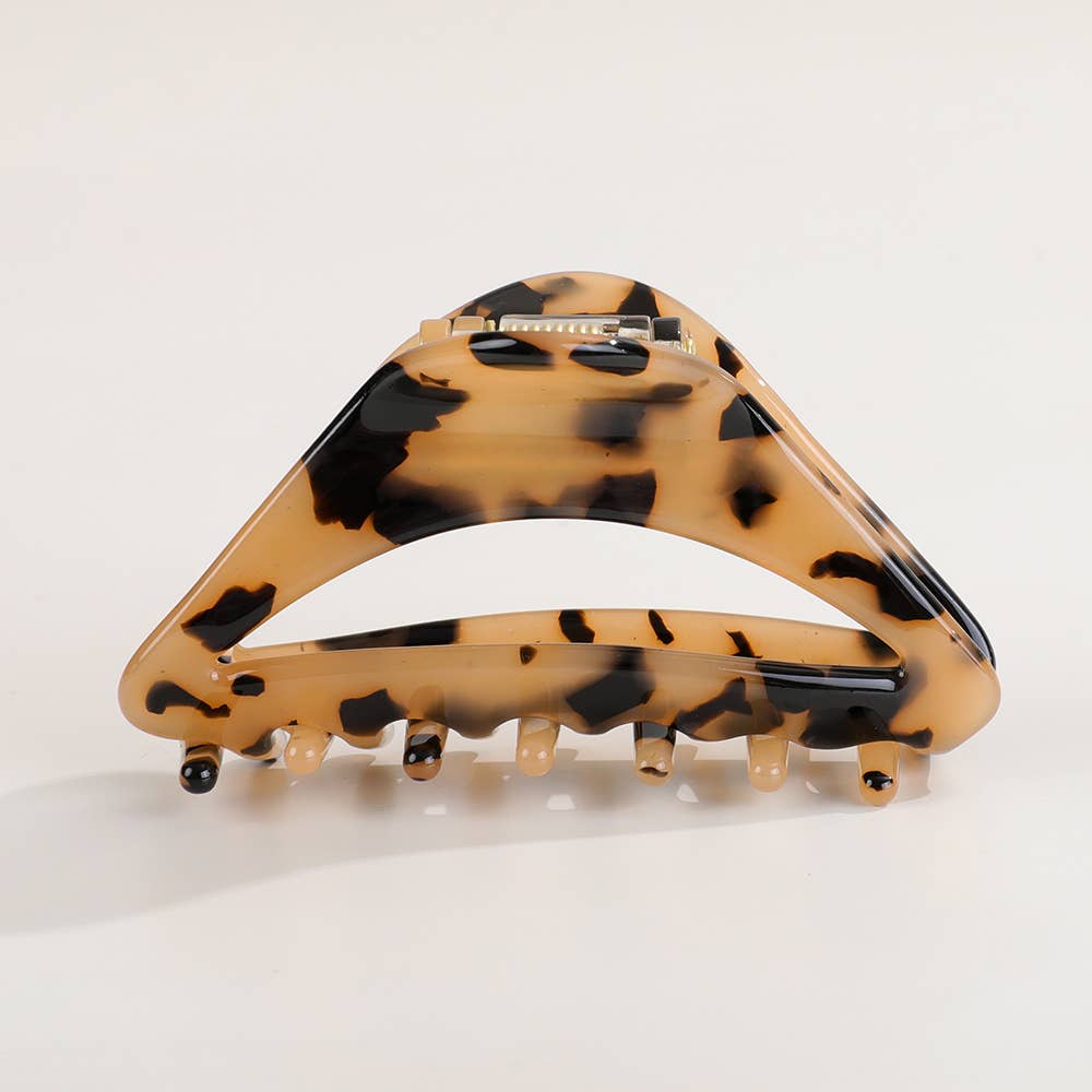 Demi Curved Triangle Claw Clip - Proper