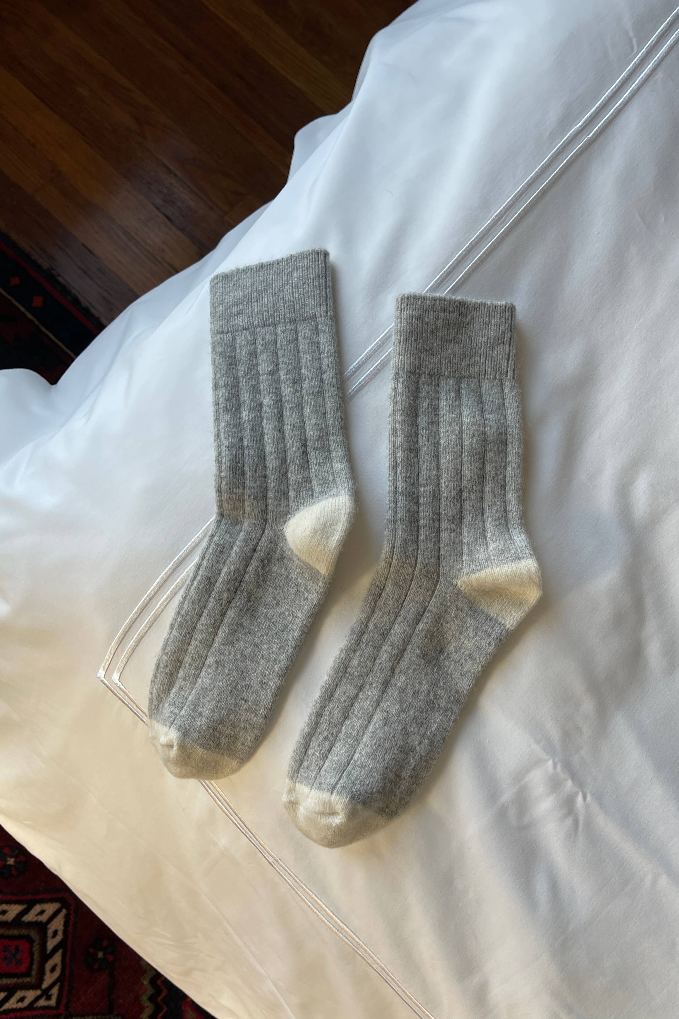 Classic Cashmere Socks - Proper