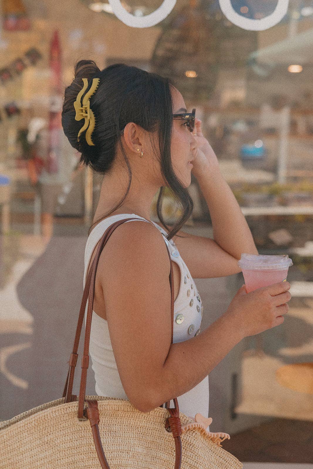 Kaxi Wavy Hold Everything Claw Clip - Proper