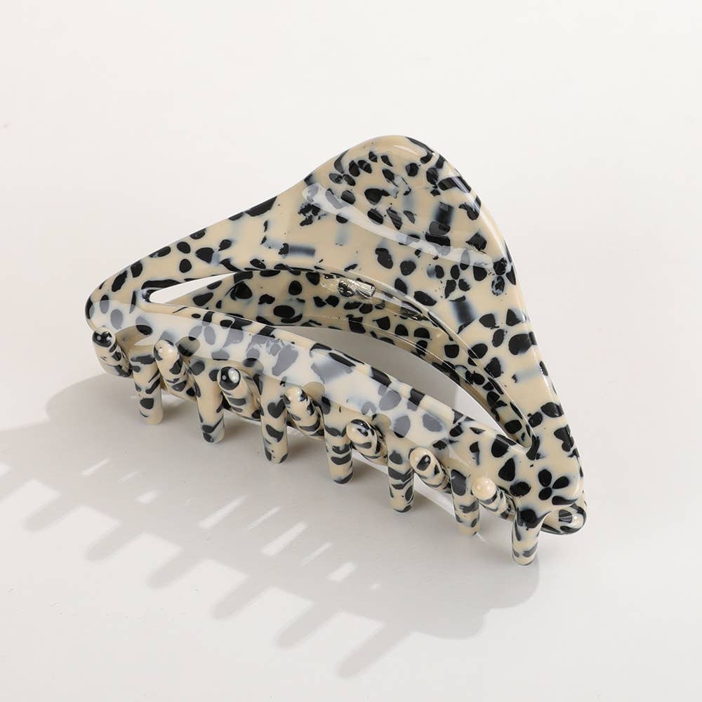 Demi Curved Triangle Claw Clip - Proper