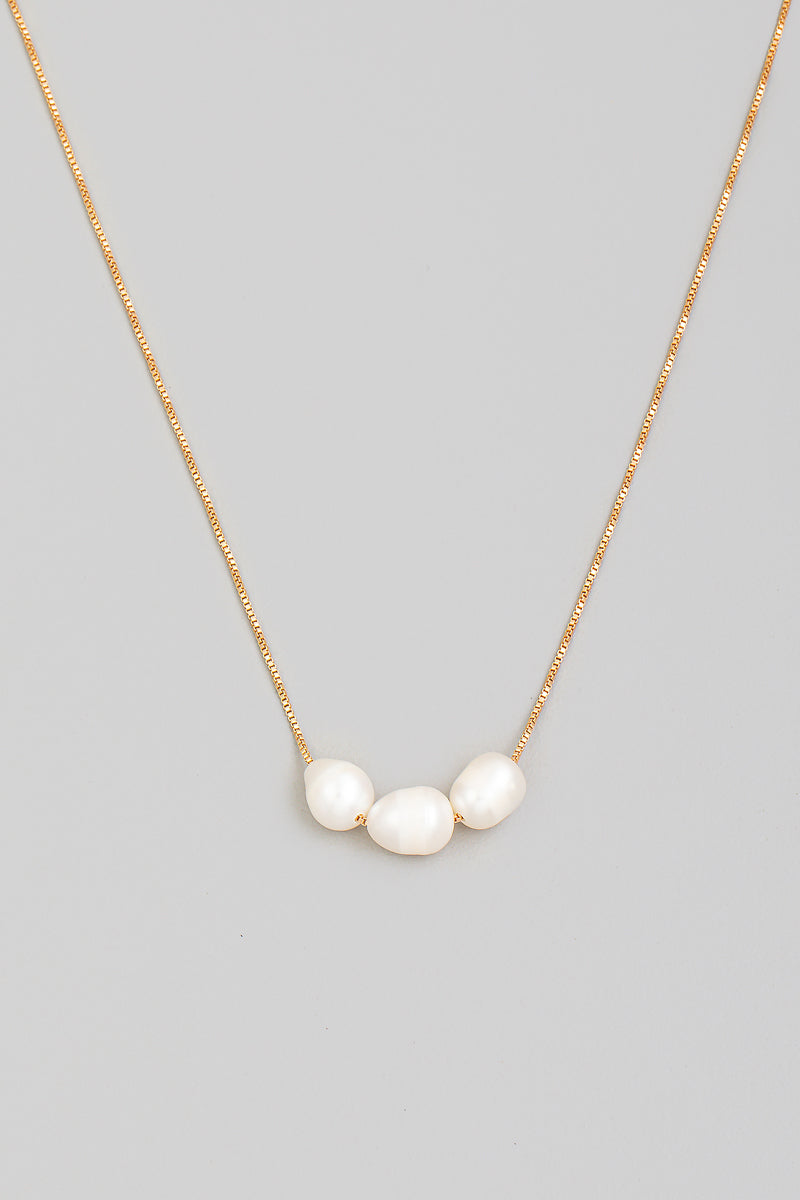 Three Pearl Necklace - Proper