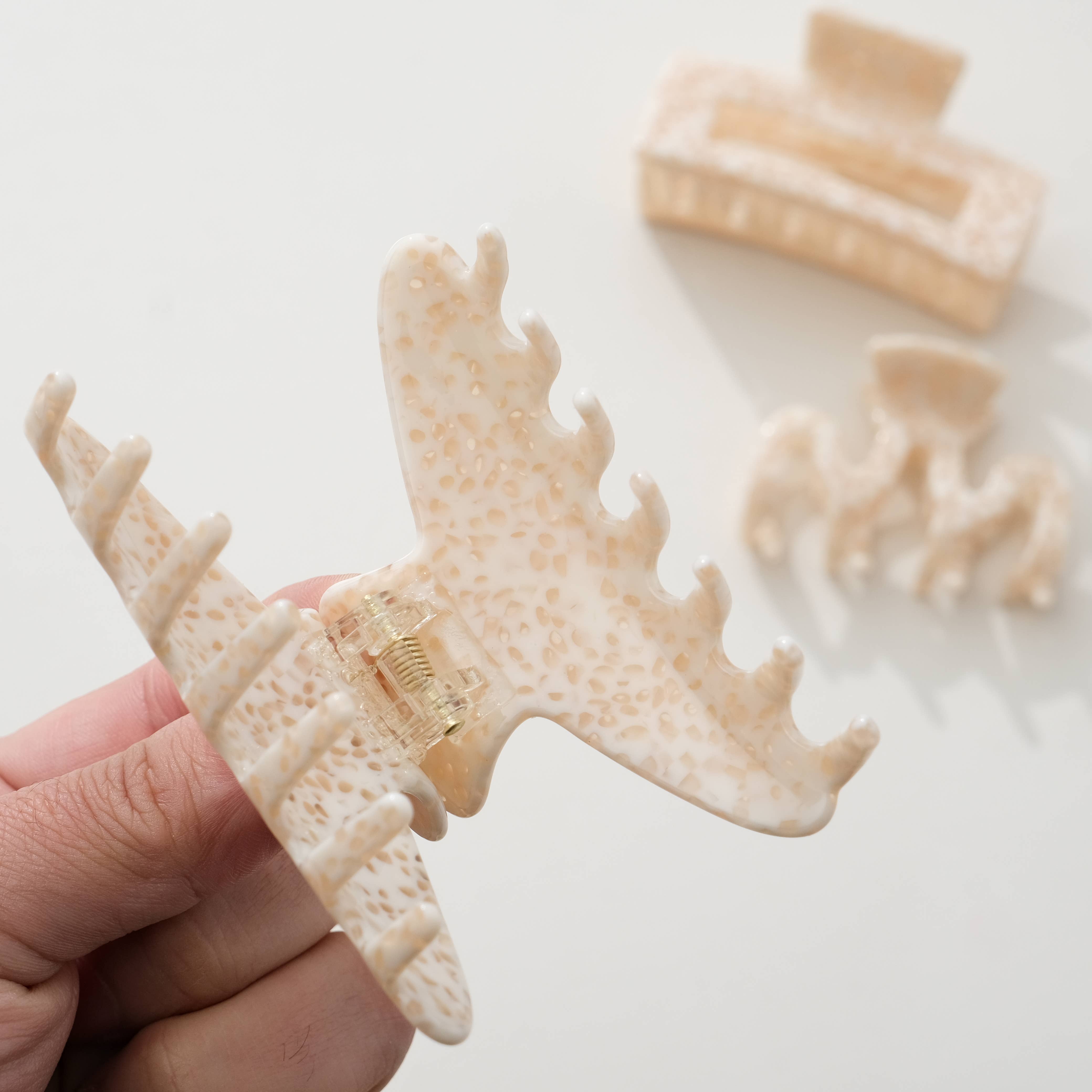 Apricot Crème S/M - Assorted Claw Clips - Proper