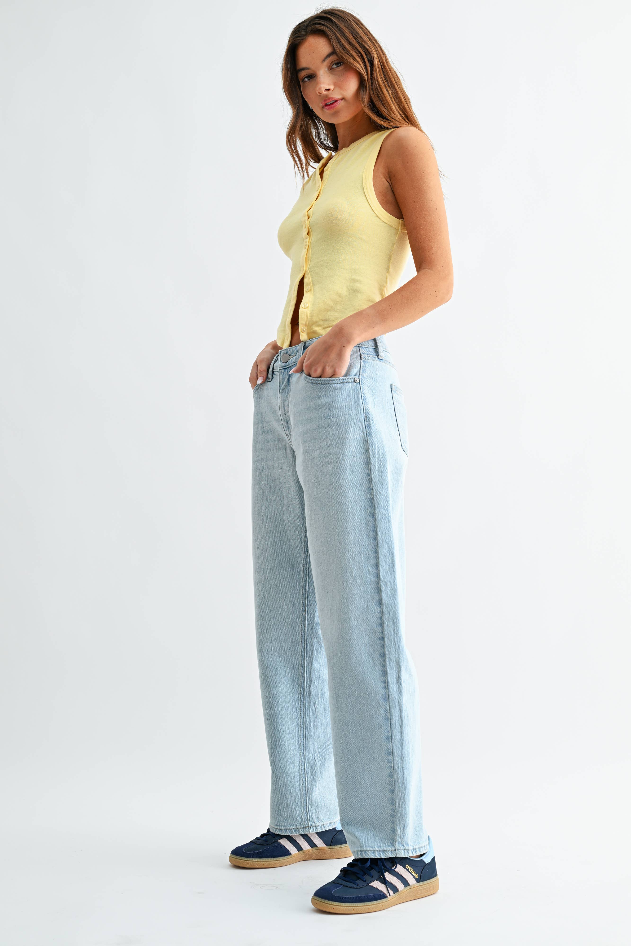 Light Wash Slight Barrel Jeans - Proper