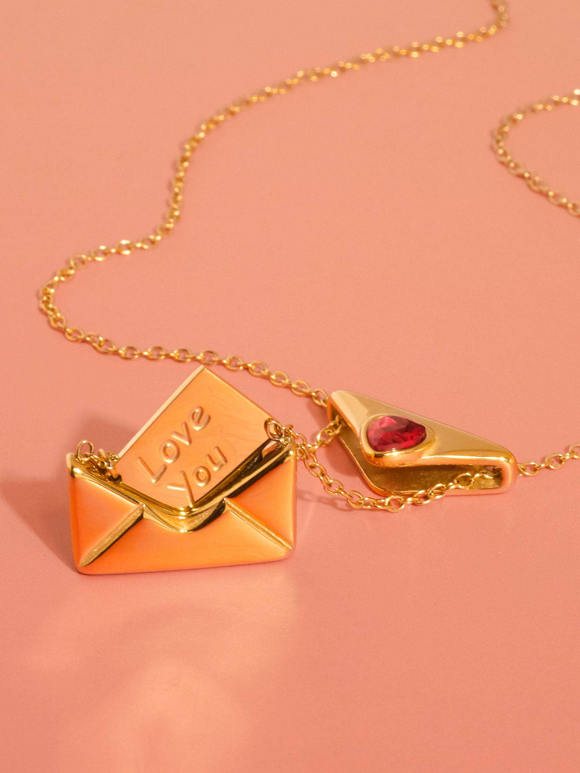 Letter 18K Gold Non-Tarnish Love Letter Heart Necklace - Proper