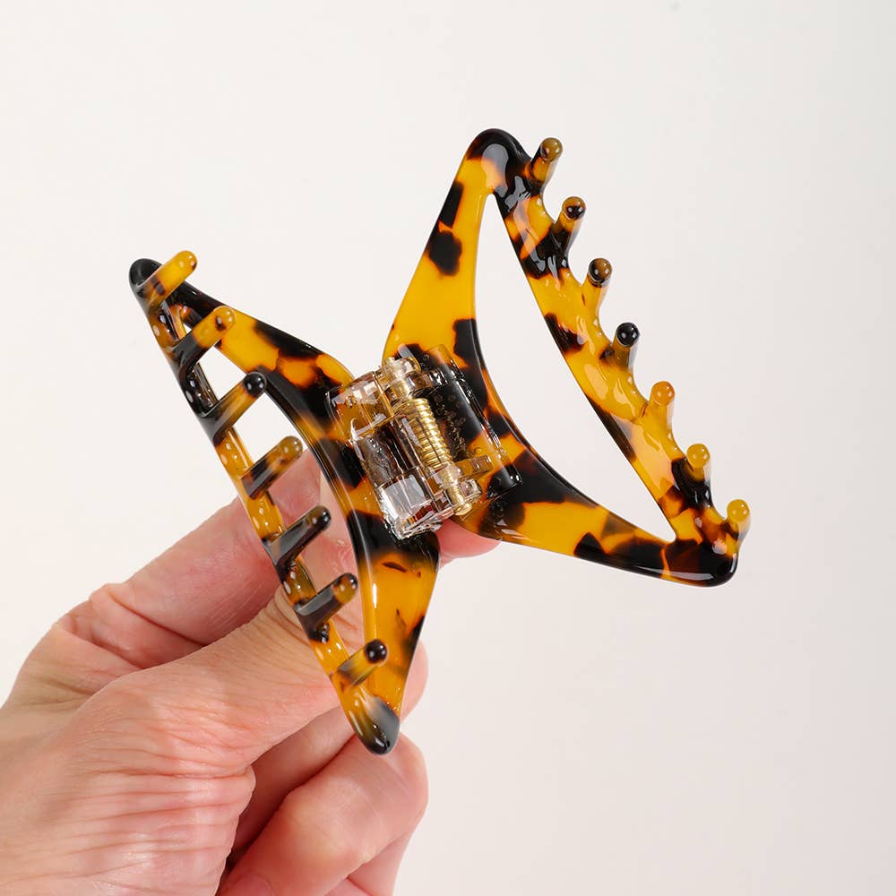 Demi Curved Triangle Claw Clip - Proper