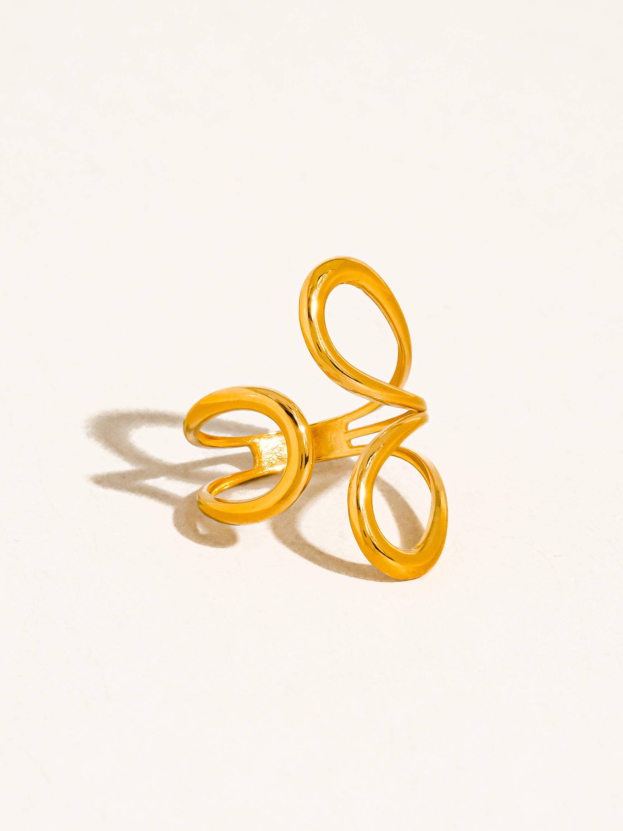 Parvella Ring