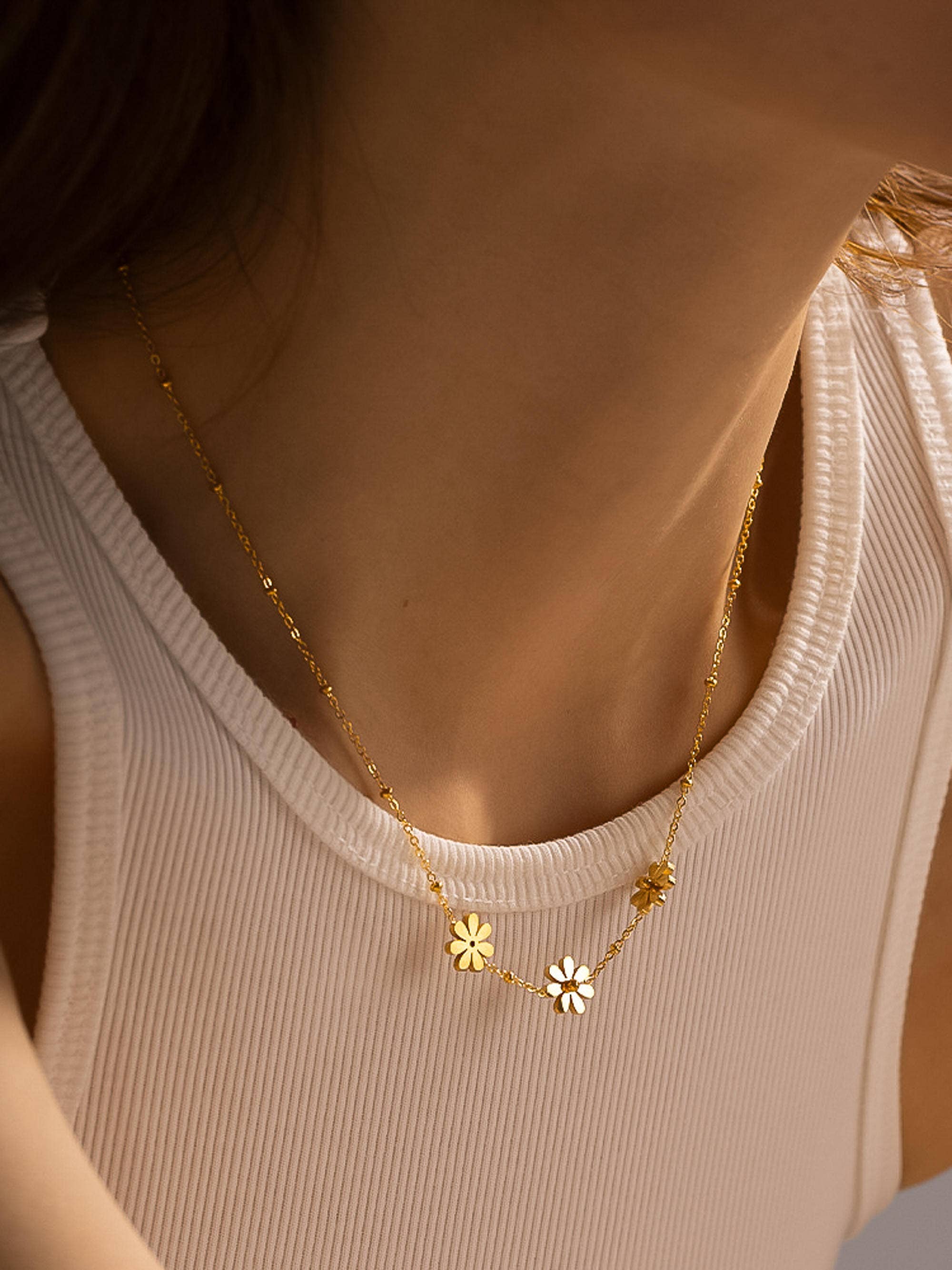 Suzette Dainty Daisy Necklace - Proper