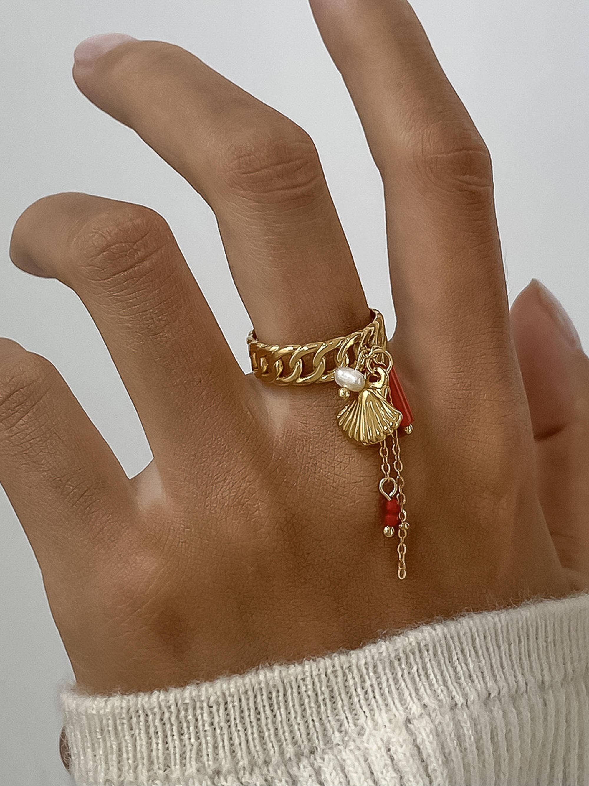 Shell Dangle Chain Ring