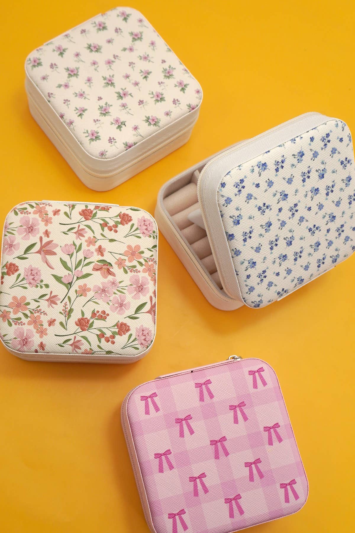 Zippered Jewelry Box - Proper