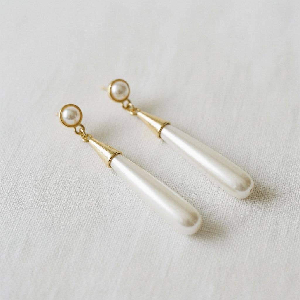 Droplet Pearl Earrings