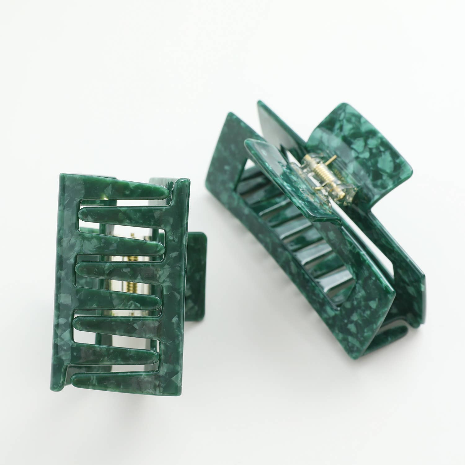 Evergreen Claw Clip - Proper