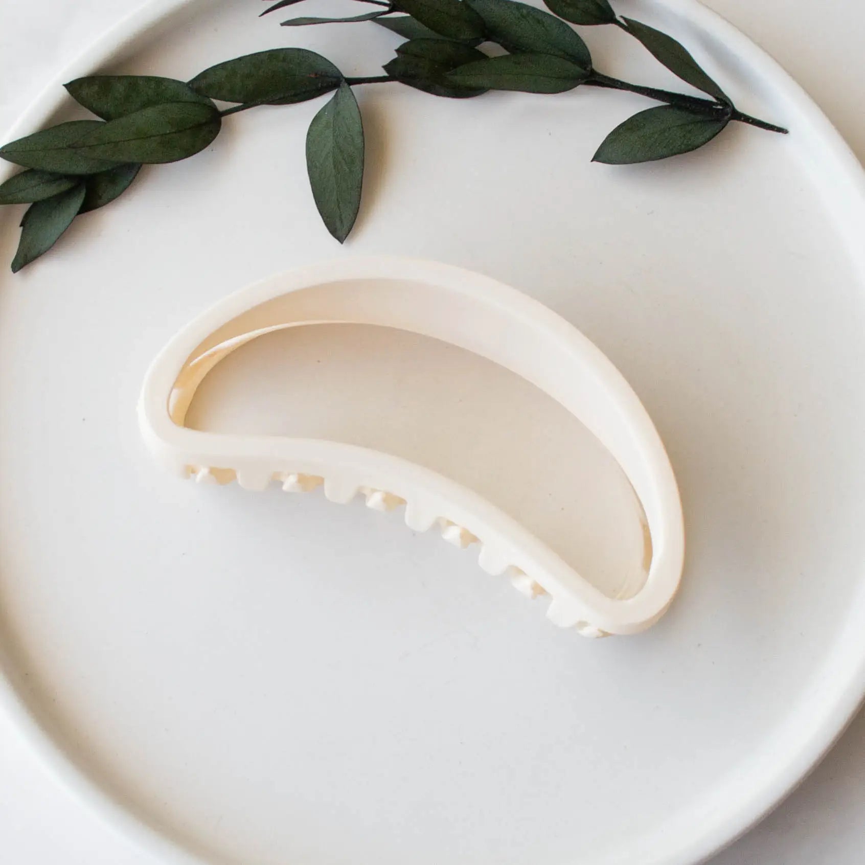 Mae Claw Clip - Proper