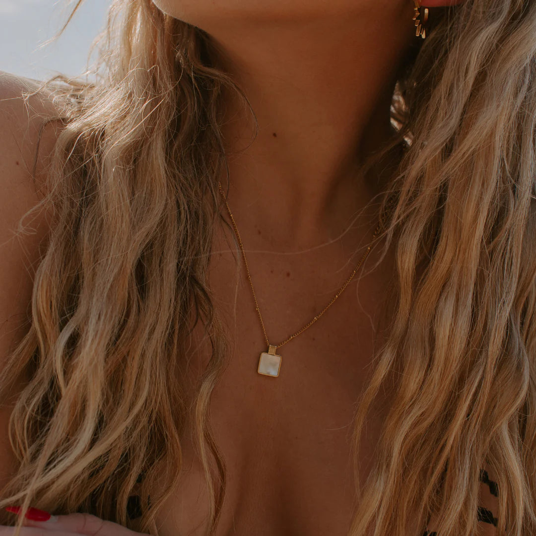 Endlessly Creating Necklace - Proper