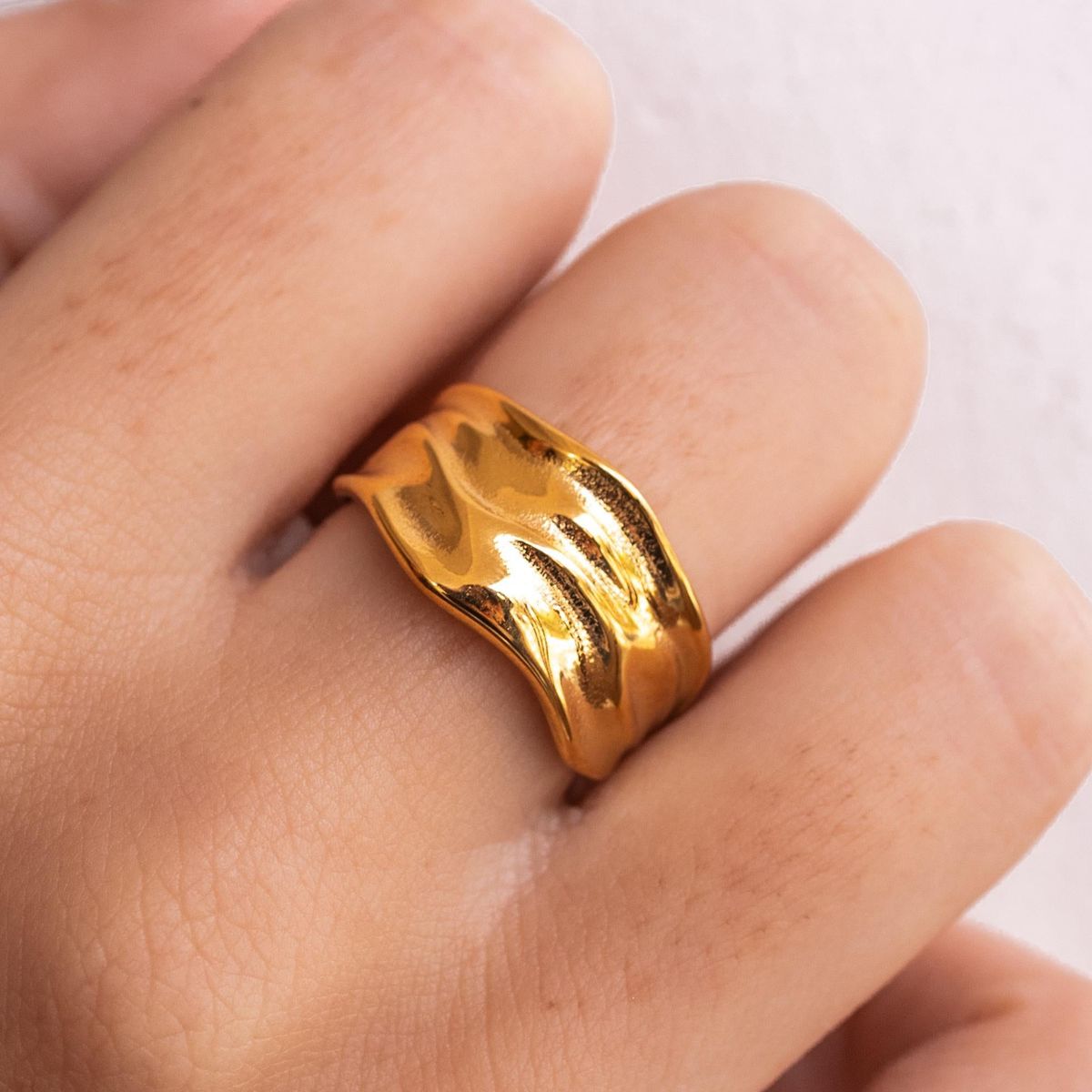 Vespera Ring