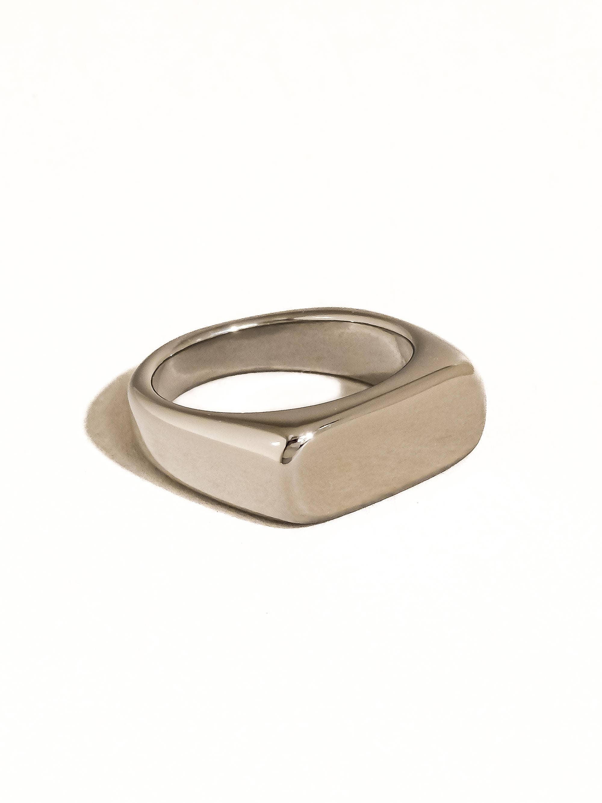 Glayce Signet Ring