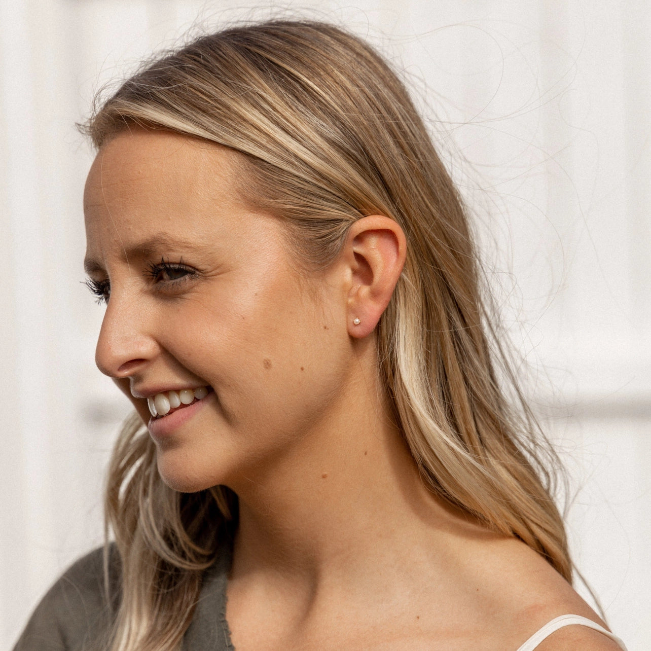 Pearl Diver Studs - Proper
