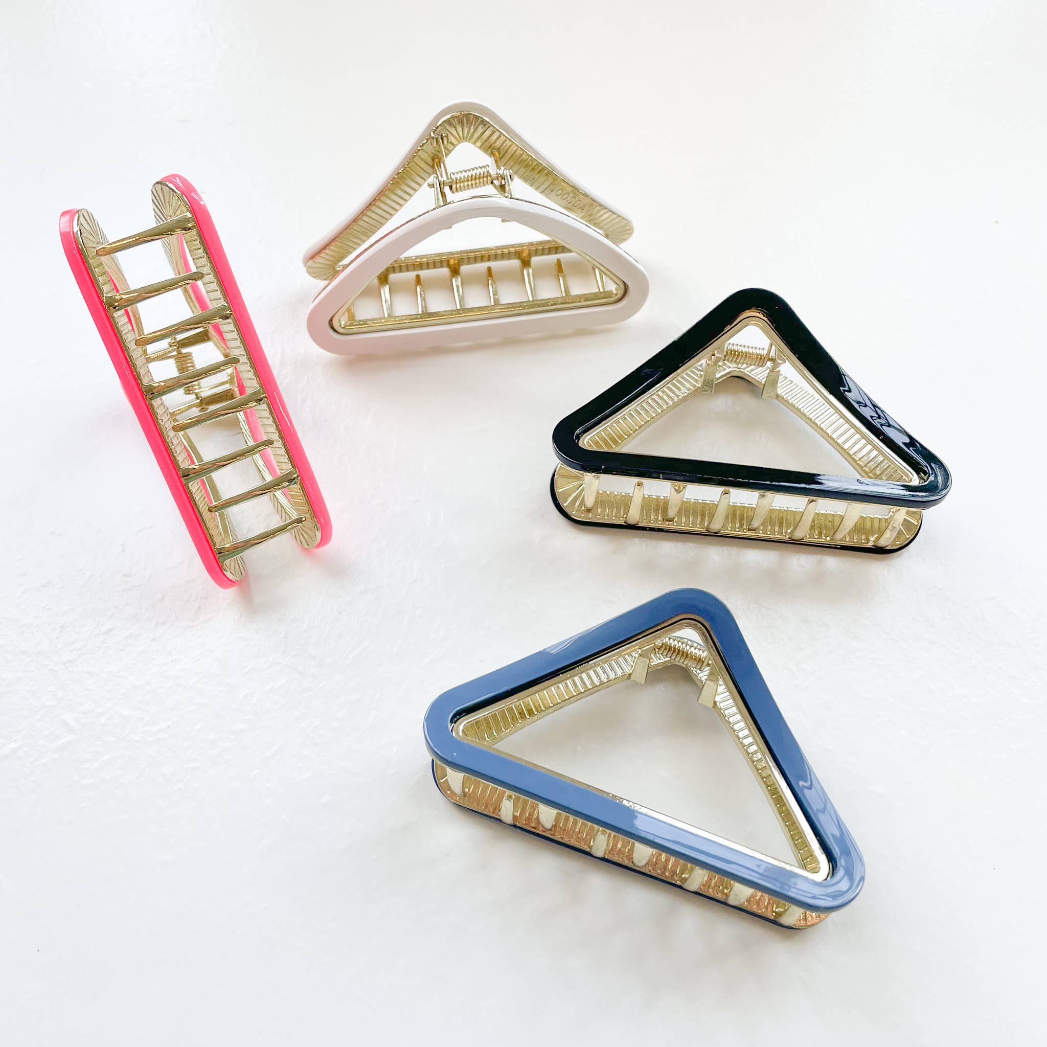 Amelie Medium Metal Triangle Claw Clip - Proper