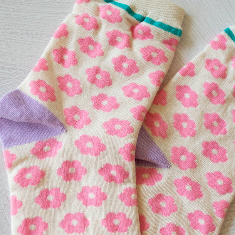 Daisy Flower Casual Socks: Cream/Pink - Proper