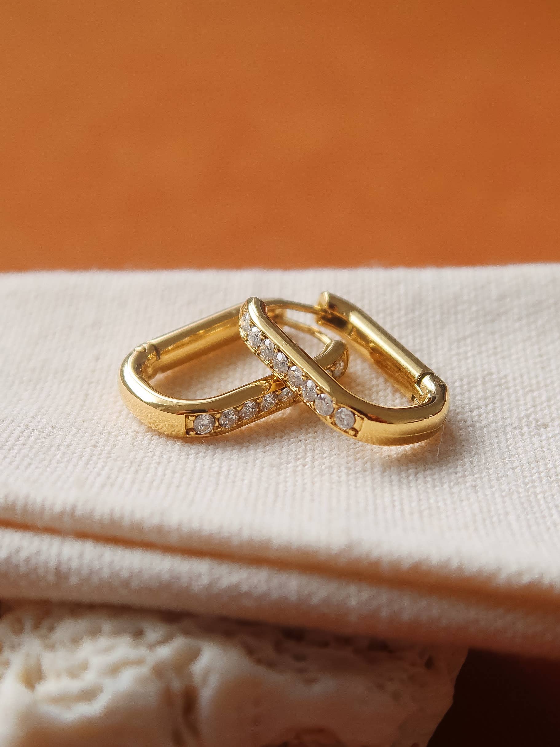 Marze Oval Huggie Earrings