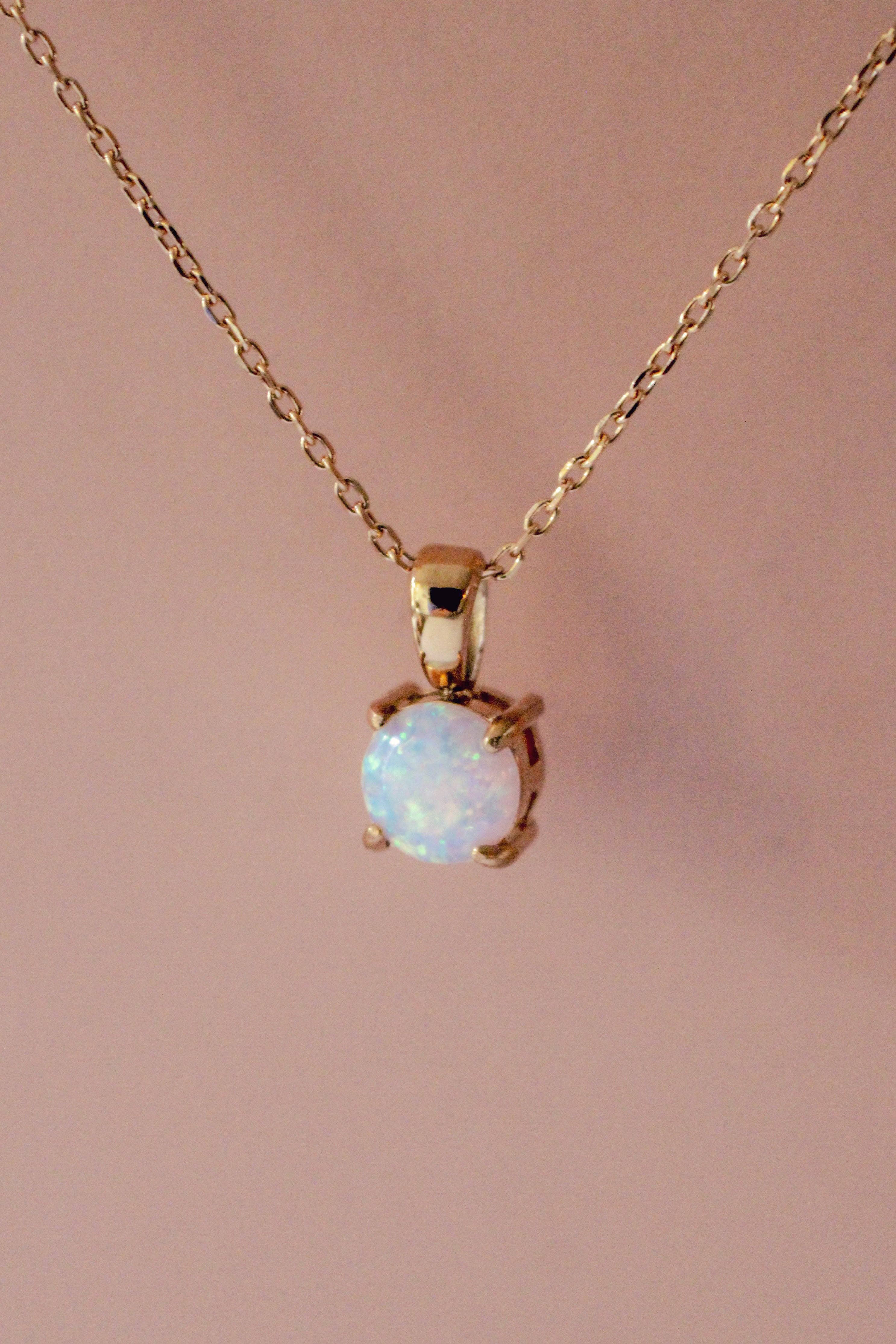 Saelli Necklace