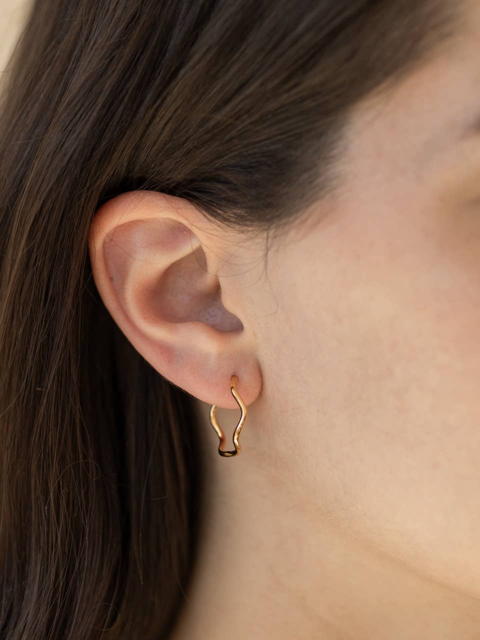 Hailey Wavy Hoop Earrings - Proper