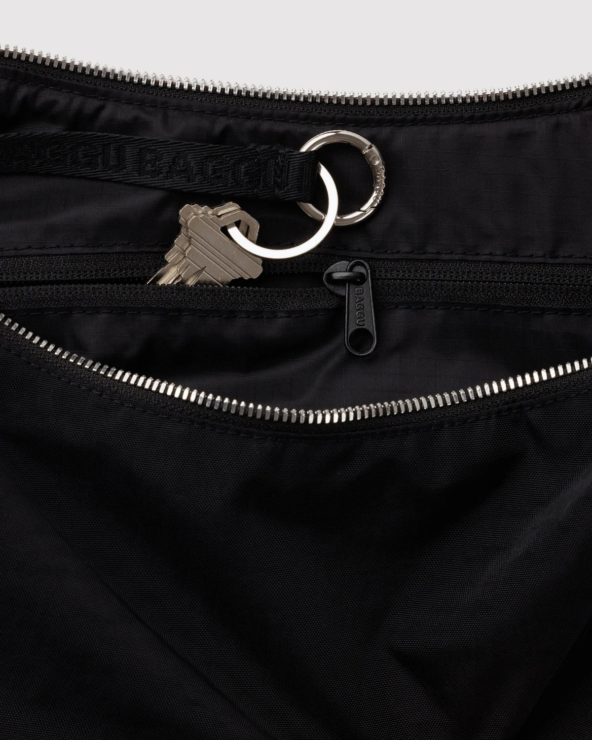 Baggu Medium Nylon Crescent Bag - Studs
