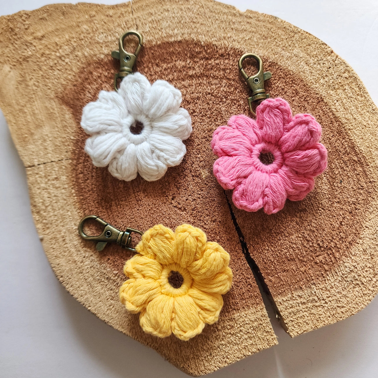 Handmade Daisy Keychain - Proper