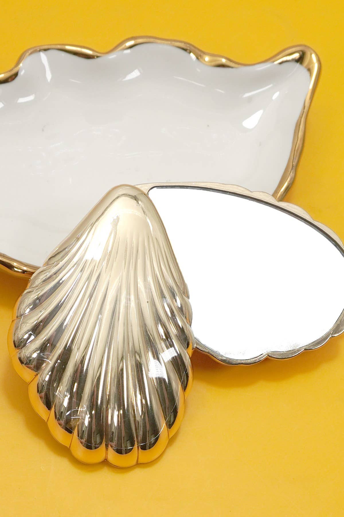 Shell Compact Mirror