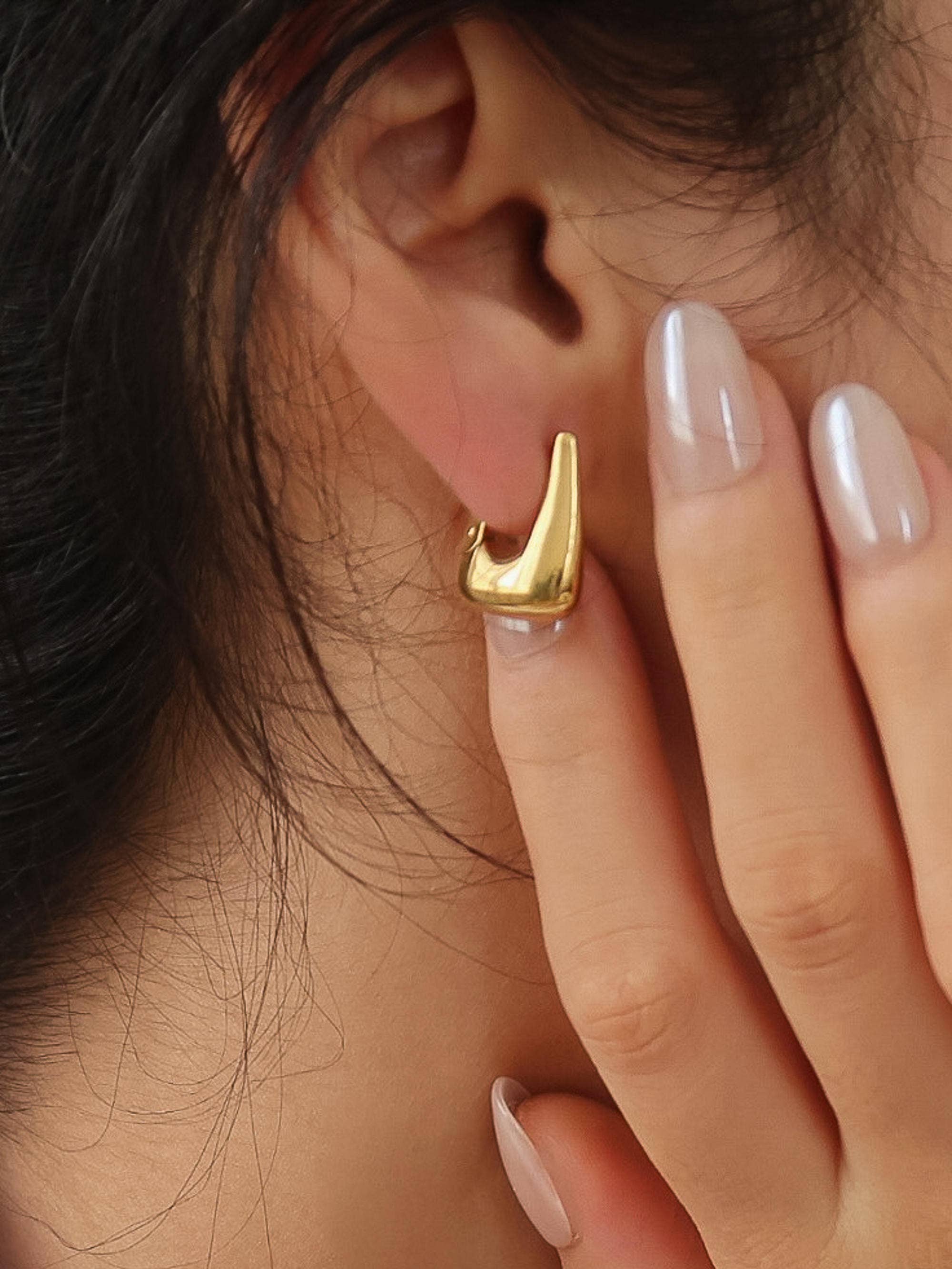 Cadance Hoop Earrings